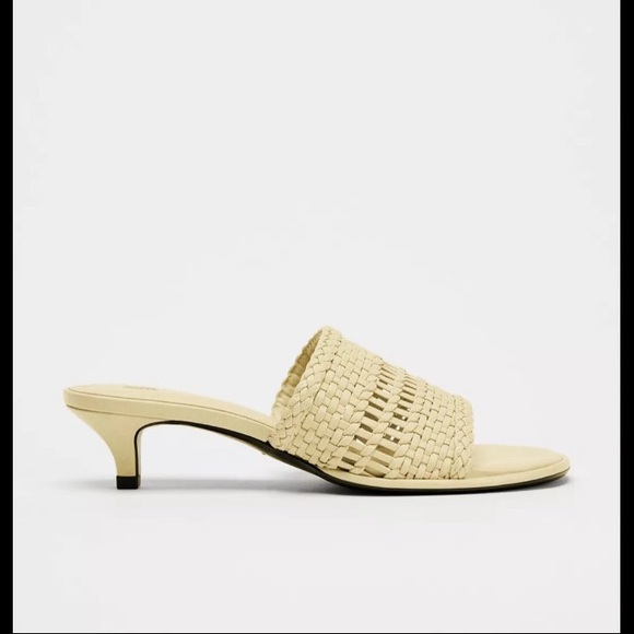 Zara, Braided Upper Mules, Vanilla yellow, size 9 - Picture 2 of 6